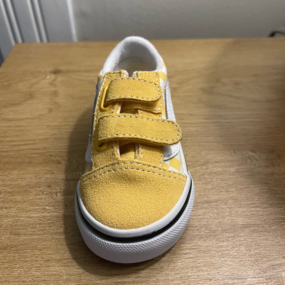 Vans Kids Yellow Old Skool V Velcro Sneakers - Picture 2 of 5